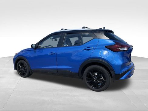 Used 2024 Nissan Kicks SV w/ Interior Electronics Package FWD image 6