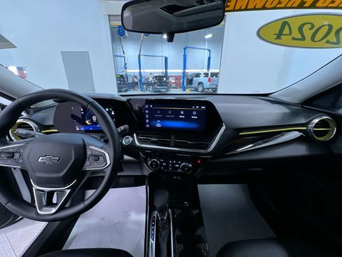 Used 2024 Chevrolet Trax ACTIV w/ Sunroof Package FWD image 23