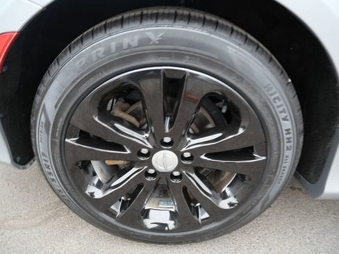 Used 2016 Chrysler 200 Limited w/ Convenience Group FWD image 35