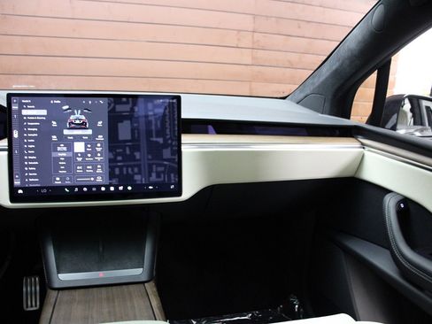 Used 2023 Tesla Model X image 37