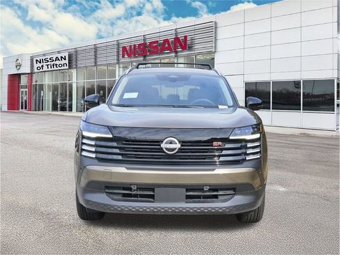 New 2026 Nissan Kicks SR w/ Cold Weather Package FWD image 2