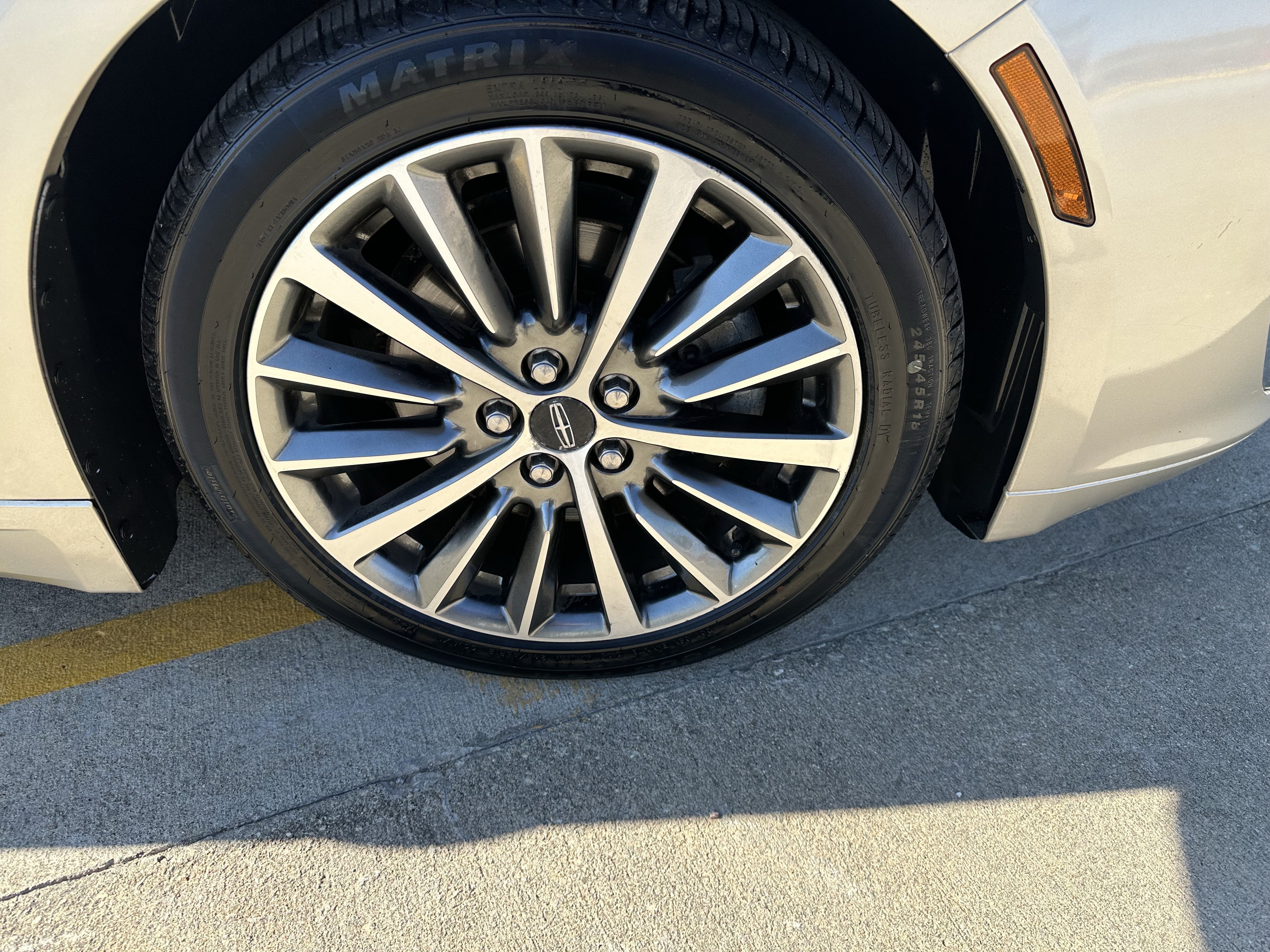 Used 2017 Lincoln MKZ Reserve w/ Climate Package FWD image 2