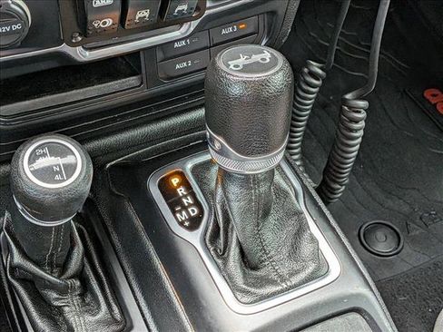Used 2018 Jeep Wrangler Unlimited Sport AWD/4WD image 16