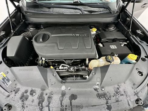 Used 2019 Jeep Cherokee Limited image 27