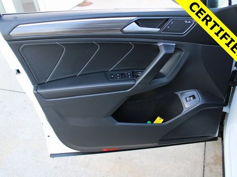 Certified 2023 Volkswagen Tiguan SEL R-Line image 9