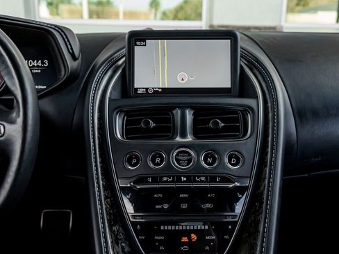 Used 2019 Aston Martin DB11 Volante image 11