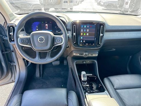 Used 2023 Volvo XC40 B4 Plus image 25