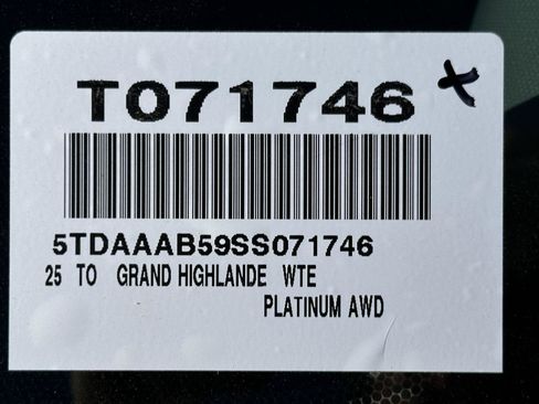 Certified 2025 Toyota Grand Highlander AWD image 15