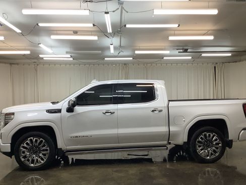 Used 2024 GMC Sierra 1500 Denali Ultimate AWD/4WD image 9