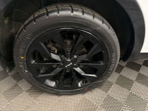 Certified 2023 Kia Sorento SX AWD/4WD image 48