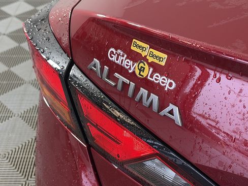 Used 2024 Nissan Altima 2.5 SV FWD image 15