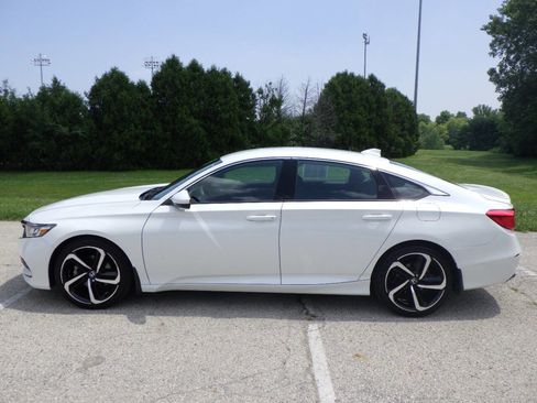 Used 2019 Honda Accord Sport image 2