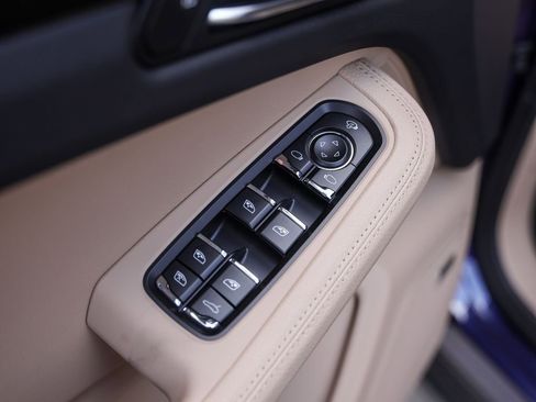 Certified 2026 Porsche Macan AWD/4WD image 29