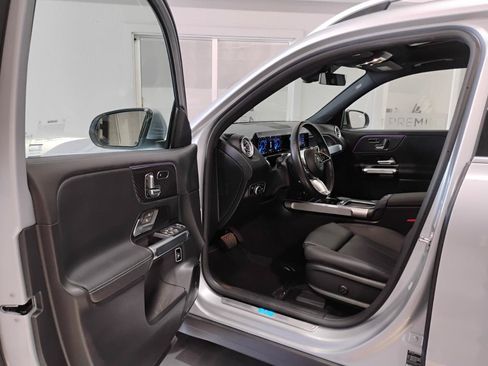 Used 2024 Mercedes-Benz EQB 300 4MATIC image 50