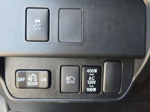 Used 2021 Toyota Tacoma TRD Off-Road w/ Technology Package AWD/4WD image 26