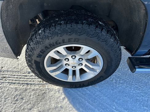 Used 2016 Chevrolet Suburban LT image 26