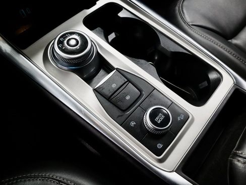 Certified 2024 Ford Explorer XLT w/ Equipment Group 202A image 35