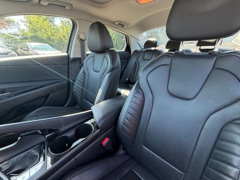 Used 2025 Hyundai Elantra Limited FWD image 37