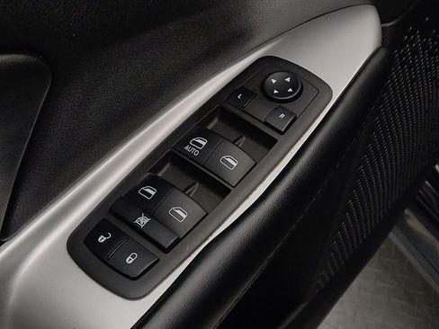 Used 2018 Dodge Journey SE w/ Popular Equipment Group FWD image 27