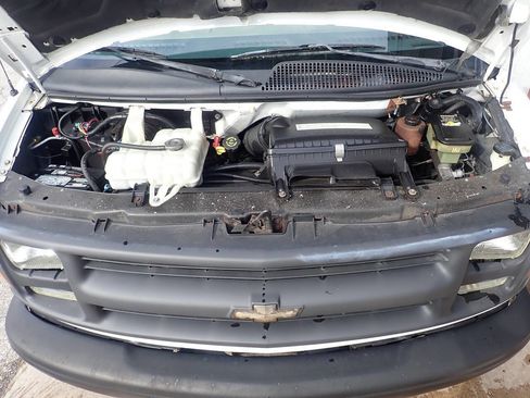 Used 2000 Chevrolet Express 3500 Extended image 35