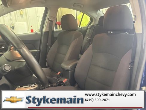Used 2013 Chevrolet Cruze LT image 16