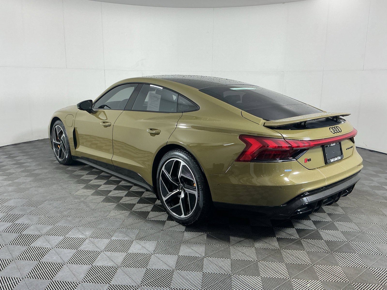 Used 2023 Audi RS e-tron GT w/ Carbon Performance Package AWD/4WD image 6