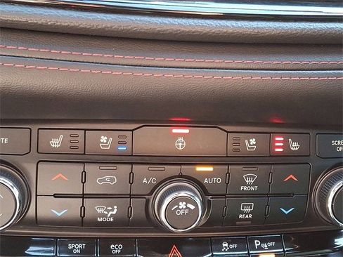 Used 2021 Dodge Durango R/T w/ Blacktop Package image 27