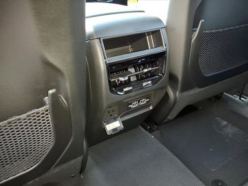 New 2025 Jeep Grand Cherokee Altitude image 11