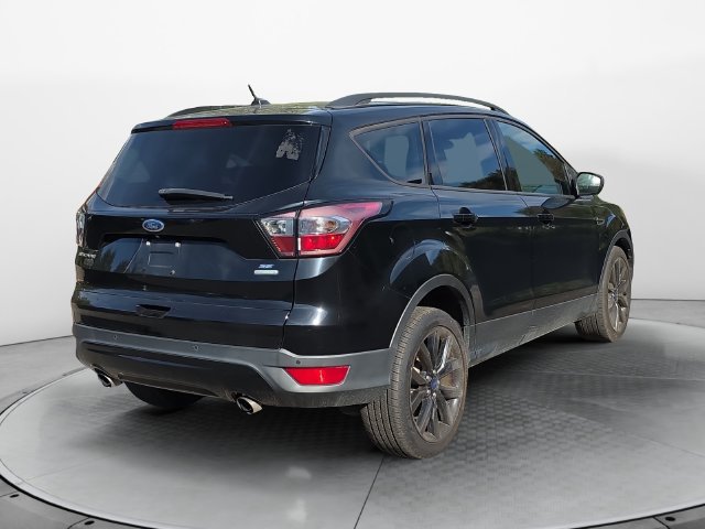 Used 2017 Ford Escape SE w/ Equipment Group 201A FWD image 5