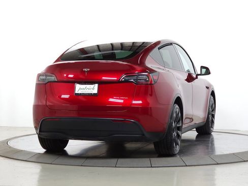 Used 2024 Tesla Model Y Long Range AWD/4WD image 11