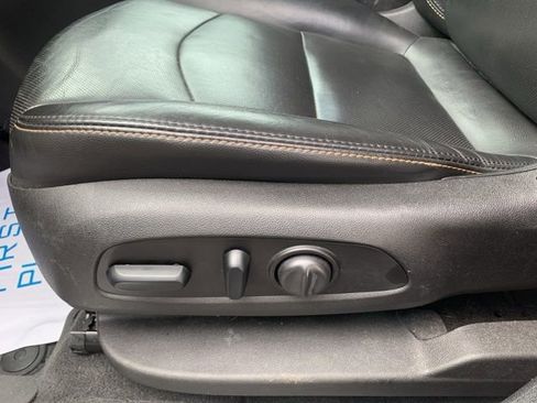 Used 2018 Chevrolet Equinox Premier image 19