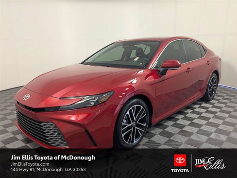 Used 2026 Toyota Camry XLE FWD image 1