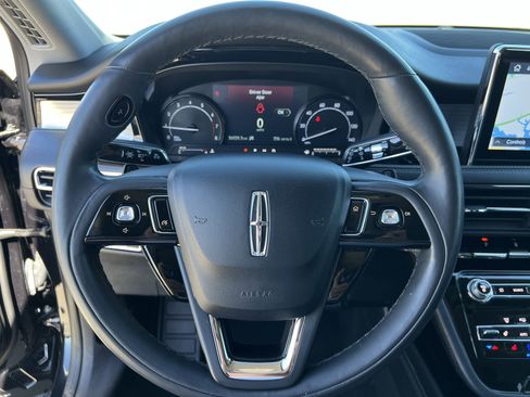 Certified 2022 Lincoln Corsair FWD w/ Premium Package image 15