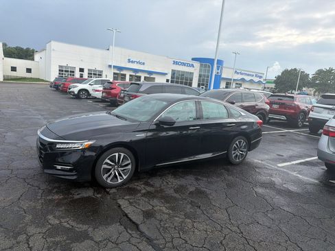 Used 2019 Honda Accord Touring image 8