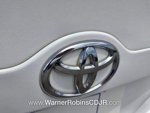 Used 2014 Toyota Camry LE FWD image 31