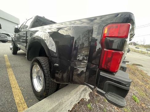 Used 2024 Ford F450 Platinum w/ FX4 Off-Road Package image 8