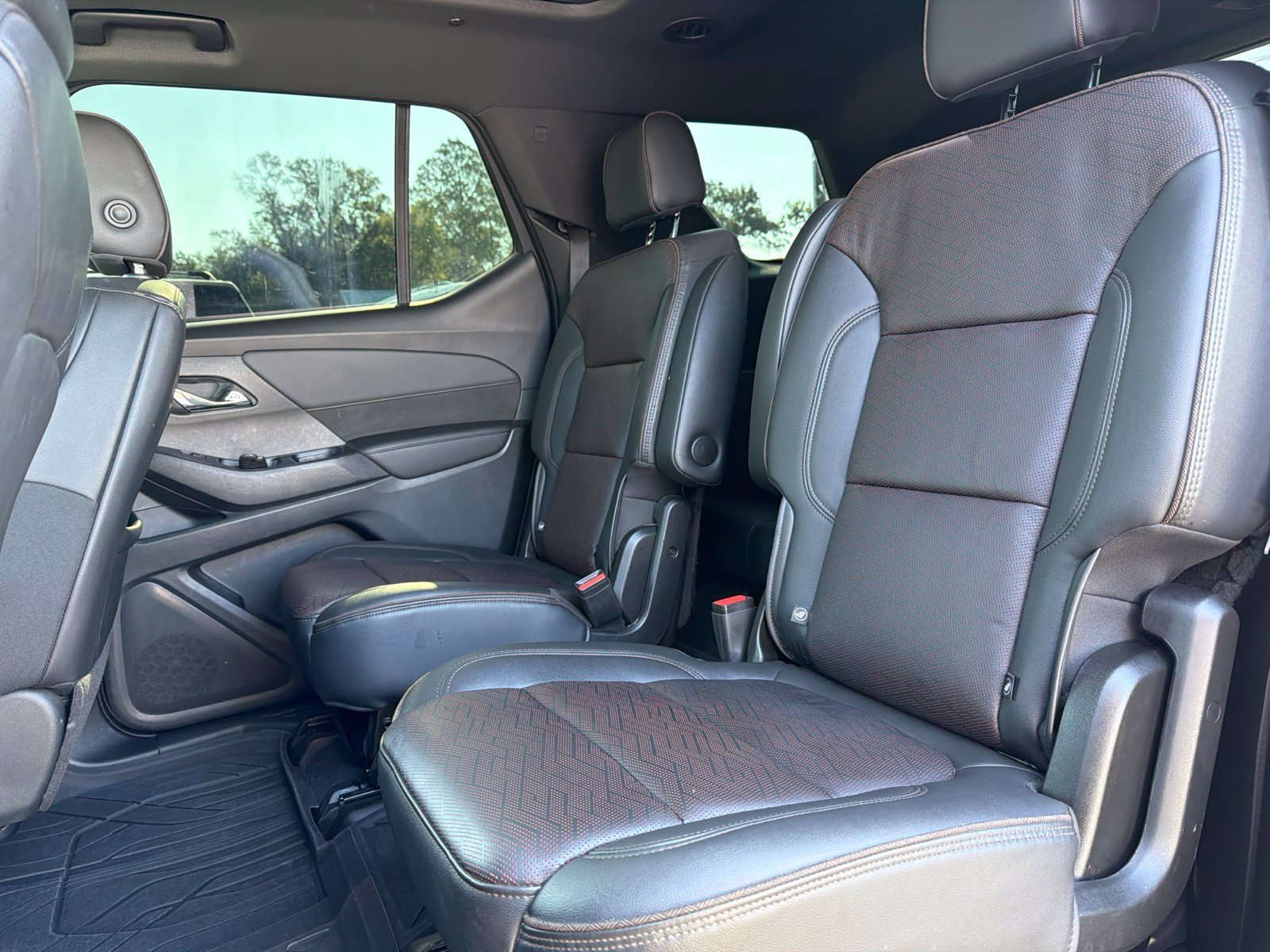 Used 2022 Chevrolet Traverse High Country w/ LPO, Floor Liner Package FWD image 12