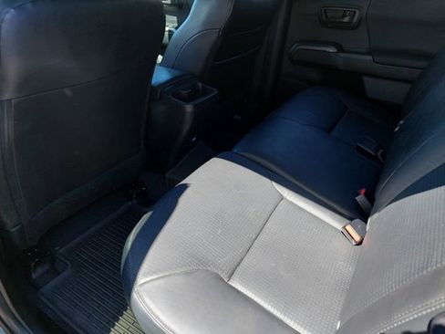 Used 2023 Toyota Tacoma TRD Off-Road w/ TRD Premium Off Road Package AWD/4WD image 16