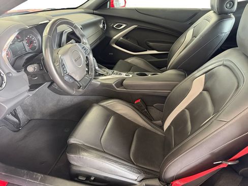 Used 2024 Chevrolet Camaro LT w/ Technology Package RWD image 10