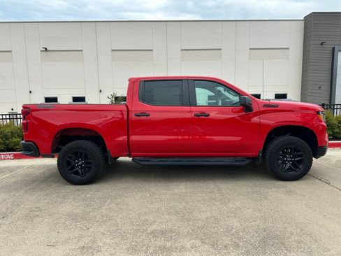 Used 2024 Chevrolet Silverado 1500 Custom Trail Boss w/ Dark Appearance Package AWD/4WD image 11