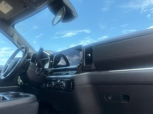 Used 2023 Chevrolet Silverado 1500 LT AWD/4WD image 27