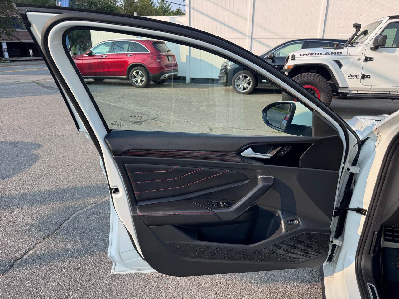 Used 2024 Volkswagen Jetta GLI Autobahn FWD image 9