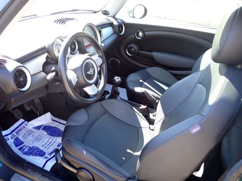 Used 2010 MINI Cooper Hardtop image 24