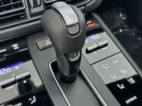 New 2026 Porsche Macan Turbo AWD/4WD image 19