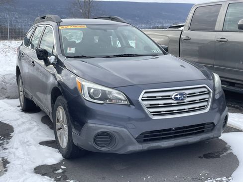 Used 2017 Subaru Outback 2.5i image 1