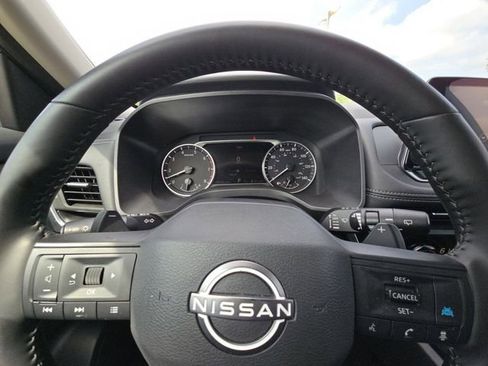 Used 2025 Nissan Rogue SV AWD/4WD image 25