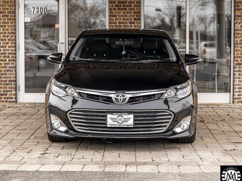 Used 2014 Toyota Avalon XLE Touring image 2