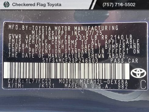 Used 2025 Toyota Corolla SE FWD image 17