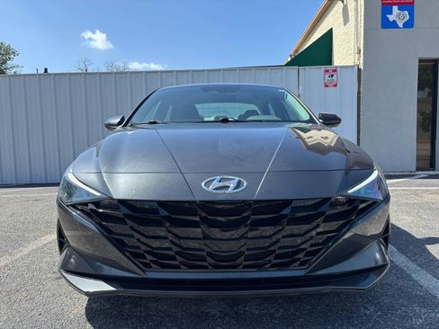 Used 2022 Hyundai Elantra SEL FWD image 10