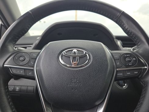Used 2019 Toyota Camry XLE image 29